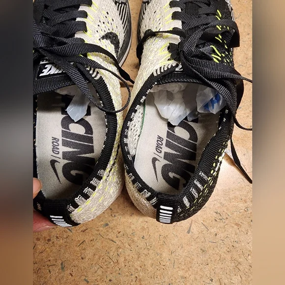 Nike Flyknit Racer Women's Size 7 - Picture 5 of 13